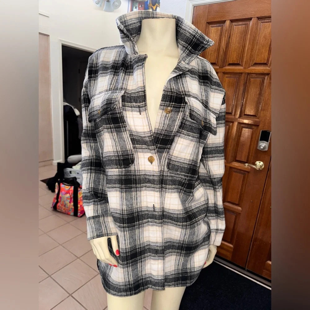 Banana Republic Women Plaid Flannel Shirt Jacket wWith Pockets Button Up SMALL - Picture 3 of 16